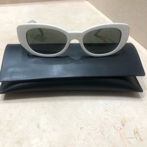 SAINT LAURENT SL 316 BETTY Sunglasses IN WHITE